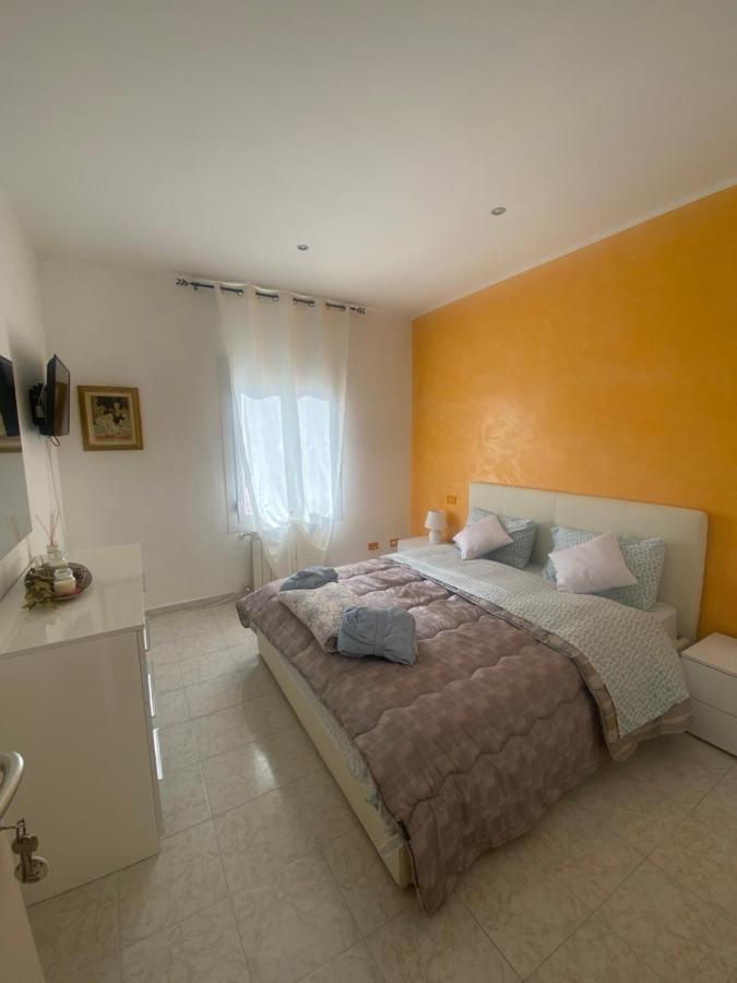 Hotel La Casa Del Giglio à Albenga Extérieur photo